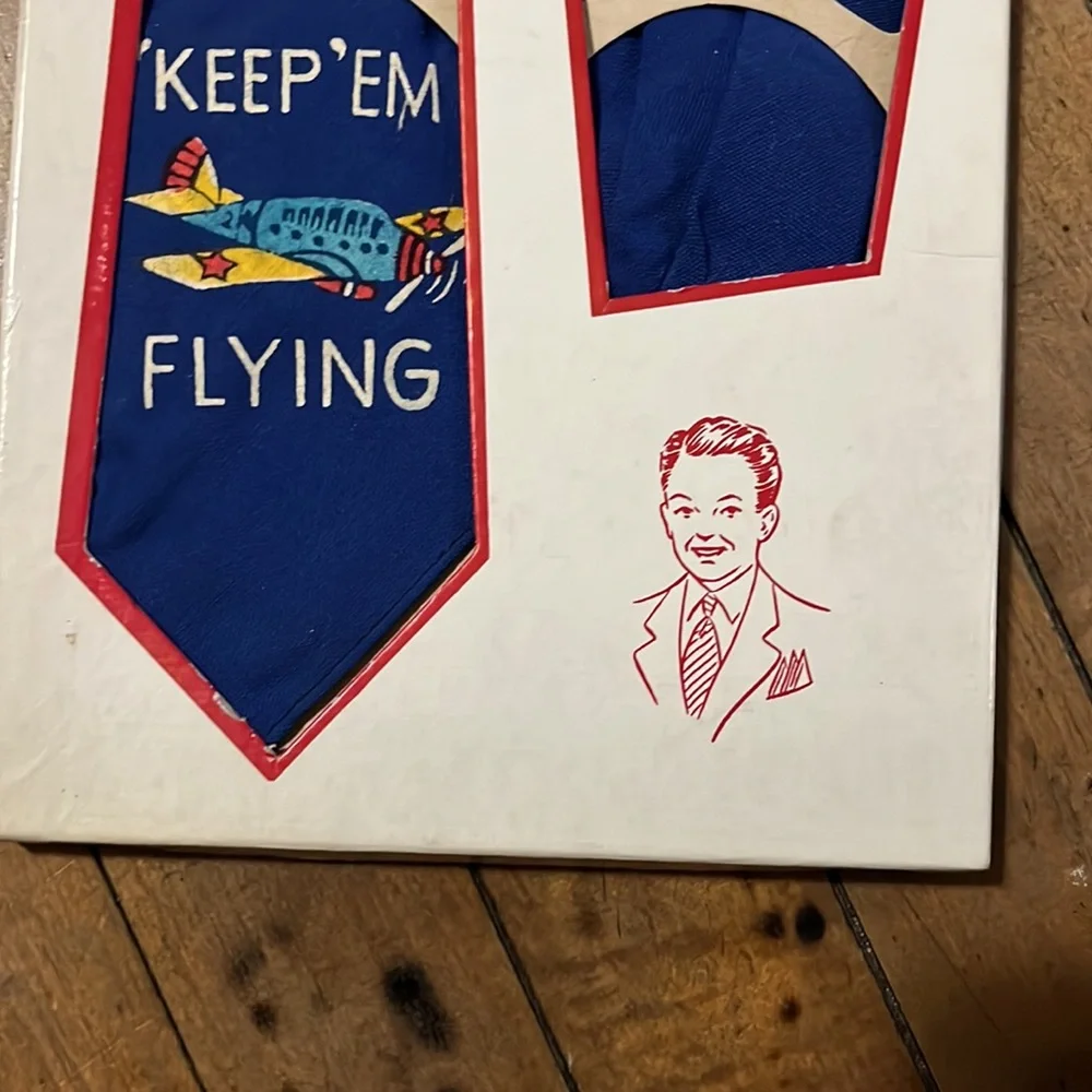 Vintage junior pilot keep’em flying handkerchief & tie set
